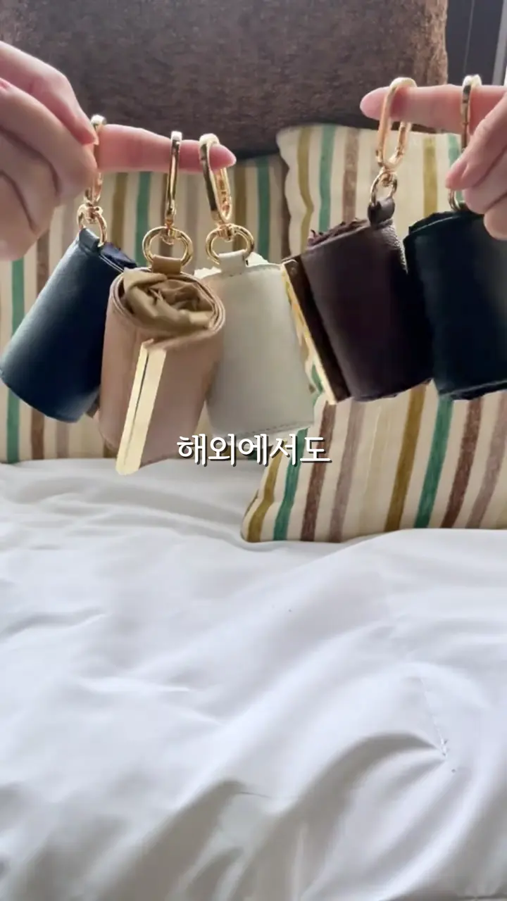 키링 파우치 제품 숏폼 한 장면